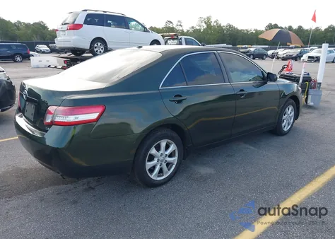 2010 Toyota Camry Le z USA, uszkodzony, nr VIN 4T1BF3EK3AU555761